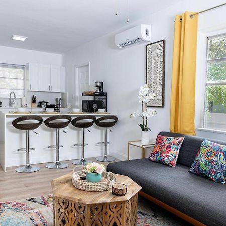 Beautiful Casita With King Bed And Private Patio Close To Calle 8, Mia Airport, Coral Gables Miami Dış mekan fotoğraf