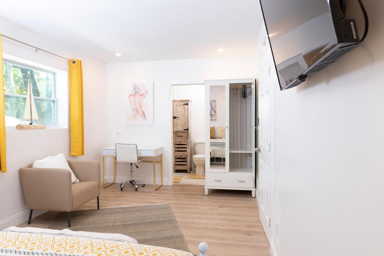 Beautiful Casita With King Bed And Private Patio Close To Calle 8, Mia Airport, Coral Gables Miami Dış mekan fotoğraf